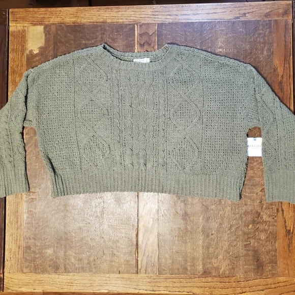 NWT | Arizona olive tree super soft crop knit sweater - Picture 1 of 2